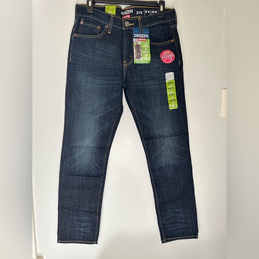 Denizen Levi’s men’s blue jeans skinny fit brand new with tags! Size 30x30 🔥